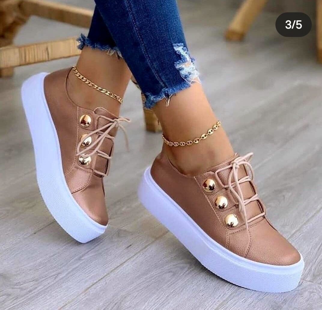 One-foot Square-toe Loafers