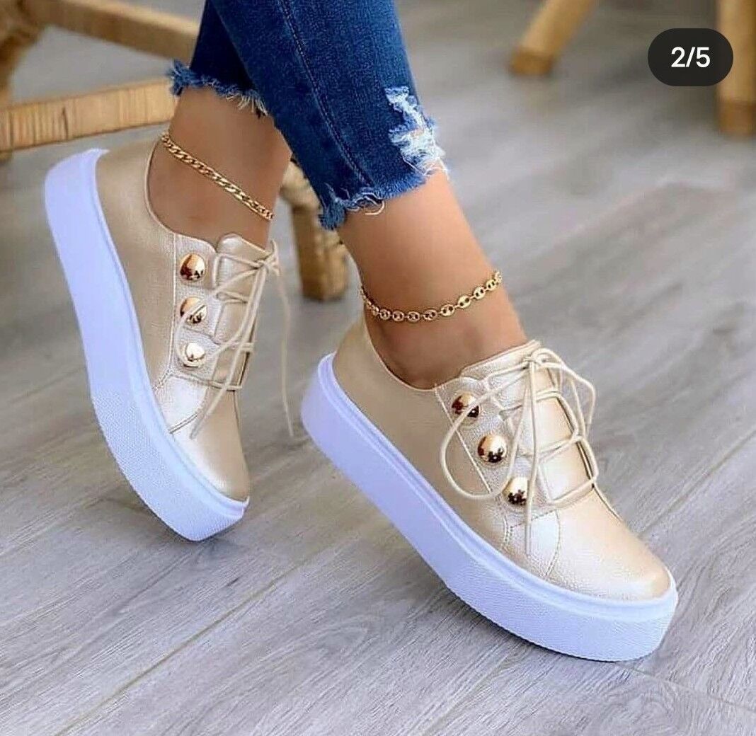 One-foot Square-toe Loafers